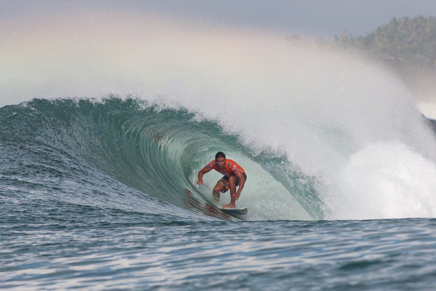 Julian Wilson na Indonésia, uma imagem que vamos poder ver em 2018.