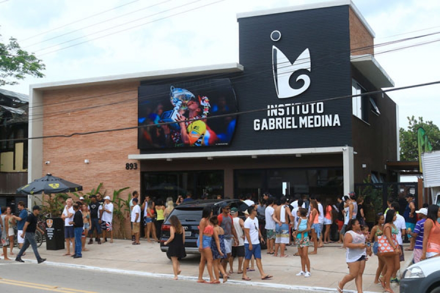 GABRIEL MEDINA OPENS HIS INSTITUTE OF SURF, THE FIRST OF ITS KIND