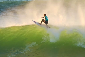 Dane Reynolds reminds us what he can do at J-Bay