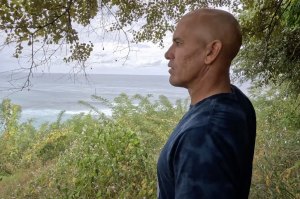 "Tio Slater" acompanha Jackson Dorian numa surf trip aos Barbados