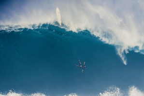 TOM DOSLAND RECORDA O TERRÍVEL WIPEOUT EM JAWS