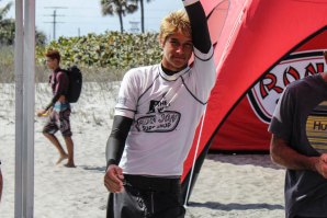 A morte aos 16 anos para o surfista das Caraíbas.