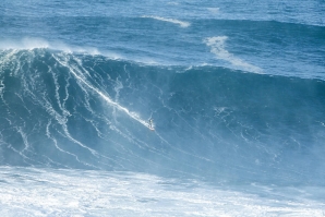 Hugo Vau na Nazaré
