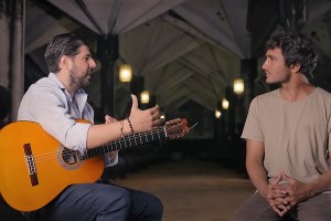No segundo episódio da sua nova série &quot;Frequency&quot;, João Kopke surfa na frequência do Flamenco