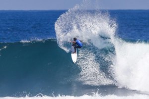 'Kikas' a rasgar em Margaret River. Click WSL/Sloane.