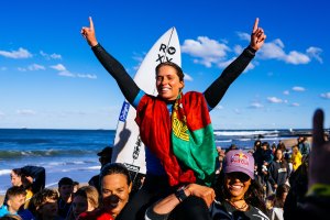 Kika Veselko venceu a etapa CS Burton Automotive Newcastle Surfest 2025.