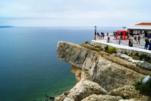 NA NAZARÉ  NÃO SE QUEBRAM APENAS LIMITES NO SURF