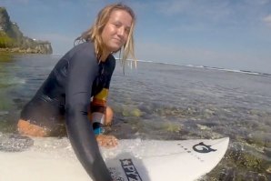 CAMILA CARDOSO E O SURF NAS ONDAS DE BALI
