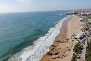 &quot;Surfistas impedidos de atravessar o paredão ou a praia para praticarem desporto - é legal?&quot;...?