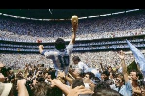 COMUNIDADE DO SURF MOSTRA O SEU PESAR PELA MORTE DE DIEGO MARADONA