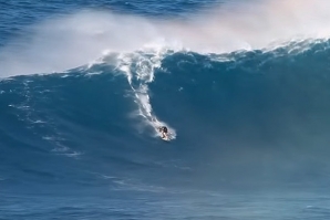 DEPOIS DA NAZARÉ, BRAD DOMKE ATACA A ONDA DE JAWS