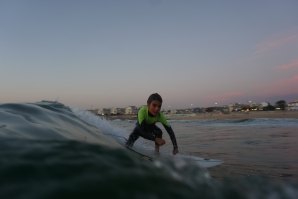 Francisco numa surfada de final de tarde.