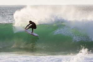 Jordy Smith a treinar num palco que conhece bem.