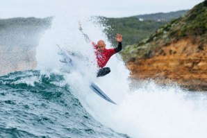 Kelly Slater de fora de Saquarema para recuperar lesão nas costas.