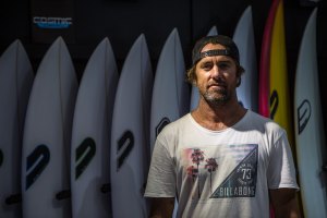 Ex-surfista profissional e big wave rider Dylan Longbottom