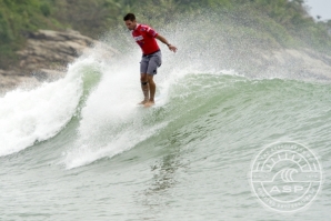 PICCOLO CLEMENTE É O NOVO CAMPEÃO MUNDIAL DE LONGBOARD