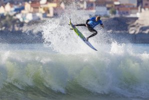 Mick Fanning a competir em Supertubos.