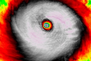 Imagem de satélite do Furacão Nuri no domingo passado (NOAA/NASA e RAMMB/CIRA)