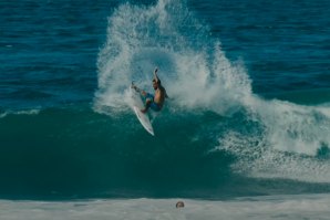 Momentos da temporada de Filipe Toledo no Hawaii