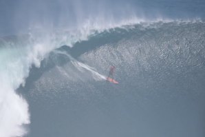 Eloy Lorenzo Junior a desafiar os limites em Uluwatu