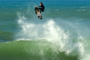 Os wipeouts do novo filme de Kai Neville ‘Cluster’