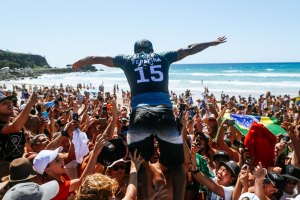 ITALO FERREIRA E CAROLINE MARKS VENCEM A PRIMEIRA ETAPA DO CT 2019