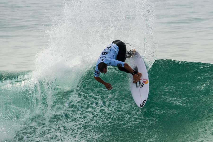 Tiago Pires a rasgar bem forte de "backside" no último CT em Peniche.