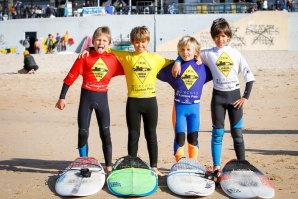 Circuito Lombos Praia arranca com boas ondas na Praia de Carcavelos