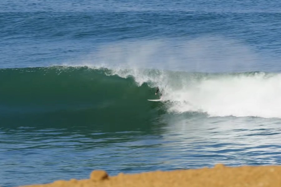 Surfistas australianos descobrem banco de areia secreto em Portugal — VÍDEO