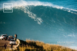 &#039;BOMBS AWAY&#039; HOJE NA NAZARÉ!