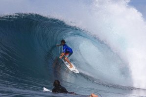 João Maria Mendonça faz o momento do dia nas Mentawai. 