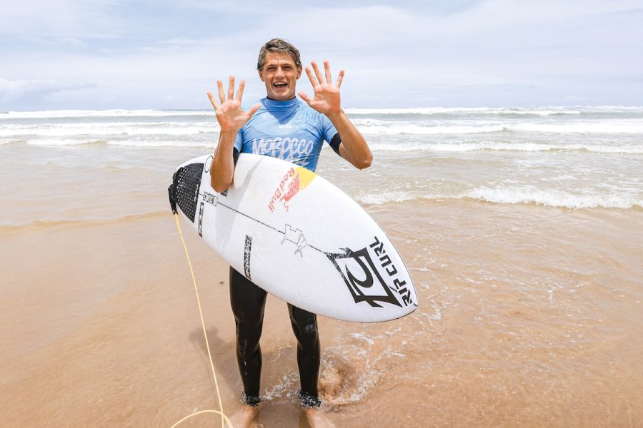 Lucas Skinner e Sol Borelli vencem Morocco Mall Junior Pro Casablanca