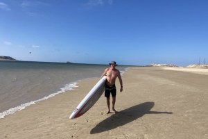 “O xerife de Ribeira D’ilhas” atravessa parte da costa portuguesa em Stand Up Paddle