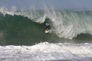 Leonardo Fioravanti protagonizou a surpresa do dia, ao eliminar o Brasileiro Filipe Toledo