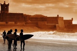 O surf e a exposição à agua fria contribuem para a nossa saúde e felicidade