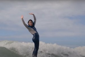 Mariana Rocha Assis e Tomás Valente surfam em Roma