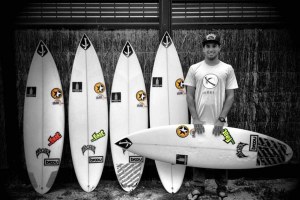 Alex Ribeiro junto ao novo quiver.