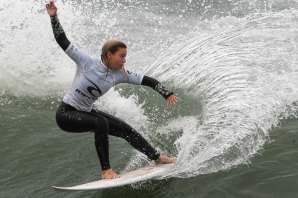 O vídeo do Rip Curl GromSearch em Matosinhos