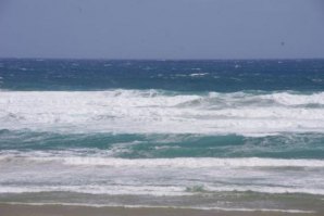 MÁS CONDIÇÕES PARA O SURF CONTINUAM A ATINGIR A COSTA CONTINENTAL PORTUGUESA AMANHÃ