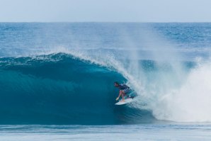 Frederico Morais é atirado para a ronda eliminatória do Billabong Pro Pipeline