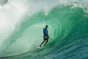O australiano Jacob Willcox a usufruir das condições épicas em 2016.