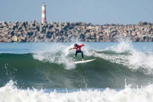 ONDAS DO CABEDELO EM ALTA NO ARRANQUE DO CIRCUITO DE SURF DO NORTE