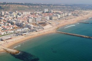 Banhos interditos na Costa da Caparica.