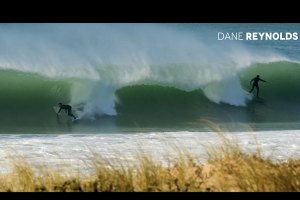 This is Supertubos: um ano de tubos numa das ondas mais icónica da Europa