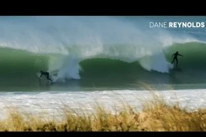 This is Supertubos: um ano de tubos numa das ondas mais icónica da Europa