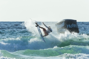 FREDERICO MORAIS AVANÇA PARA A RONDA 3 EM MANLY BEACH