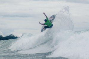Vasco Ribeiro tem feito uma prestação brilhante no QS de cotação 10,000 Sindney Surf Pro 2020