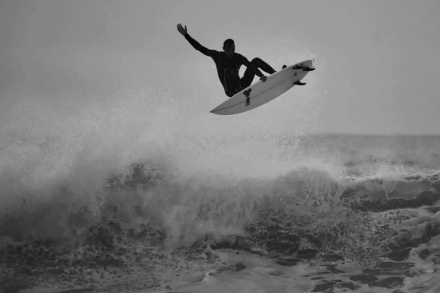 Pedro Moreno num enorme voo em Matosinhos.