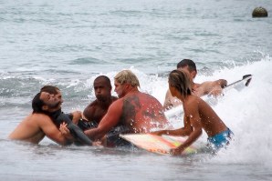 A ajuda imediata dos surfistas foi fundamental 