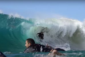 Crowd, quedas e tubos em Snapper Rocks